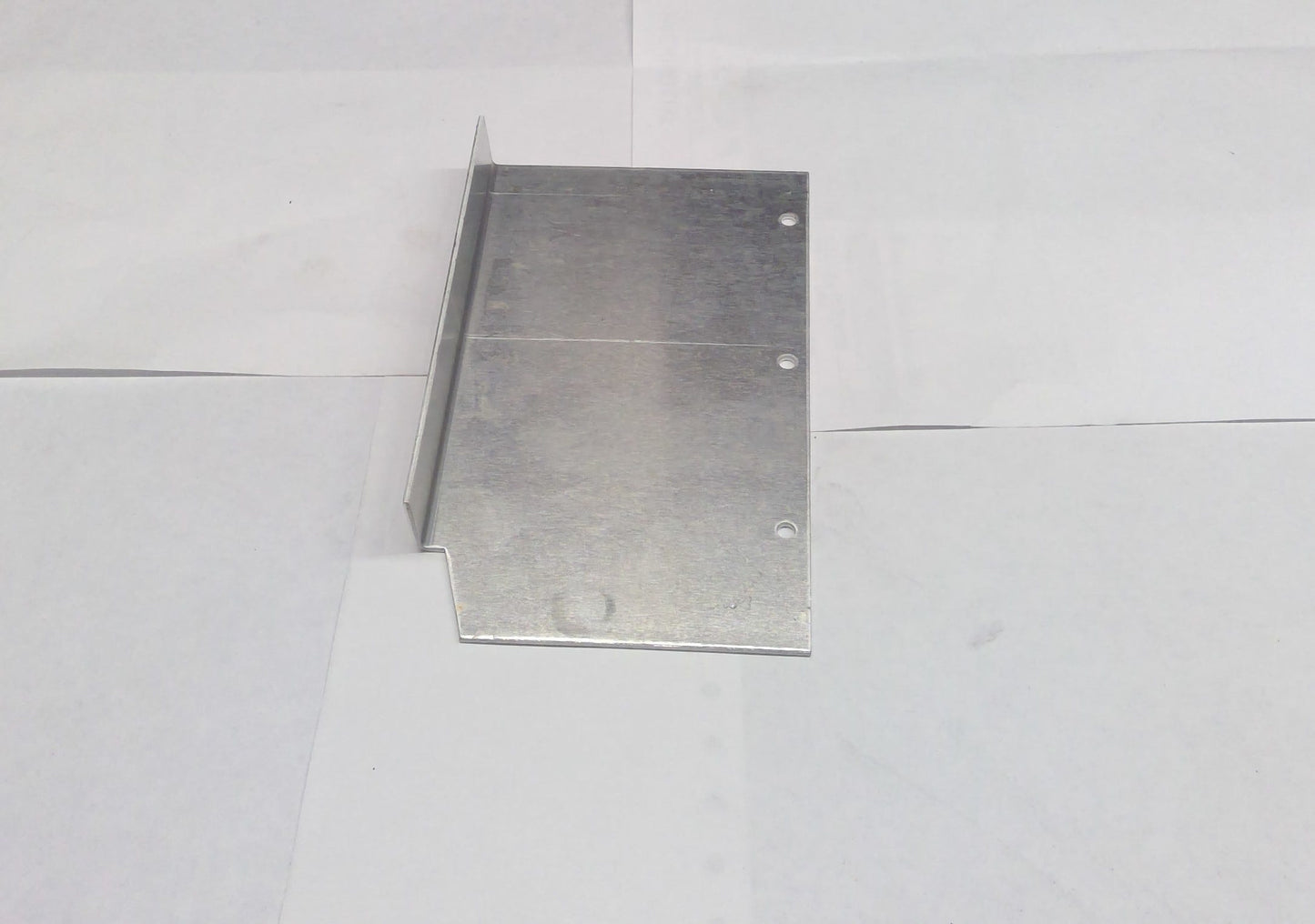 New OEM Genuine John Deere Bracket, Part # R180007