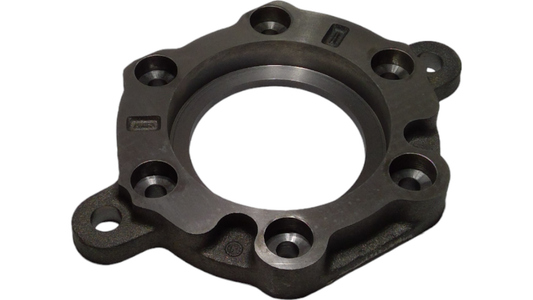 New OEM Genuine John Deere Retainer, Part # R31561