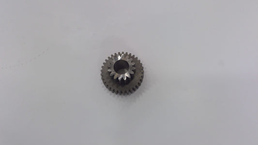 New OEM Genuine John Deere Pinion, Part # R66274
