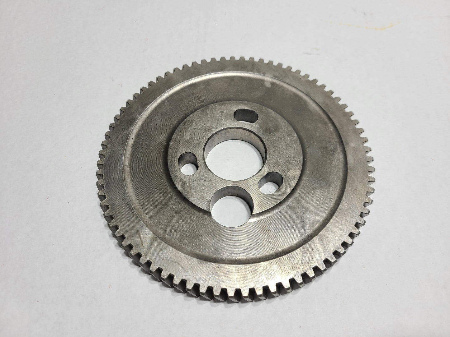 New OEM Genuine John Deere Gear, Part # R66667