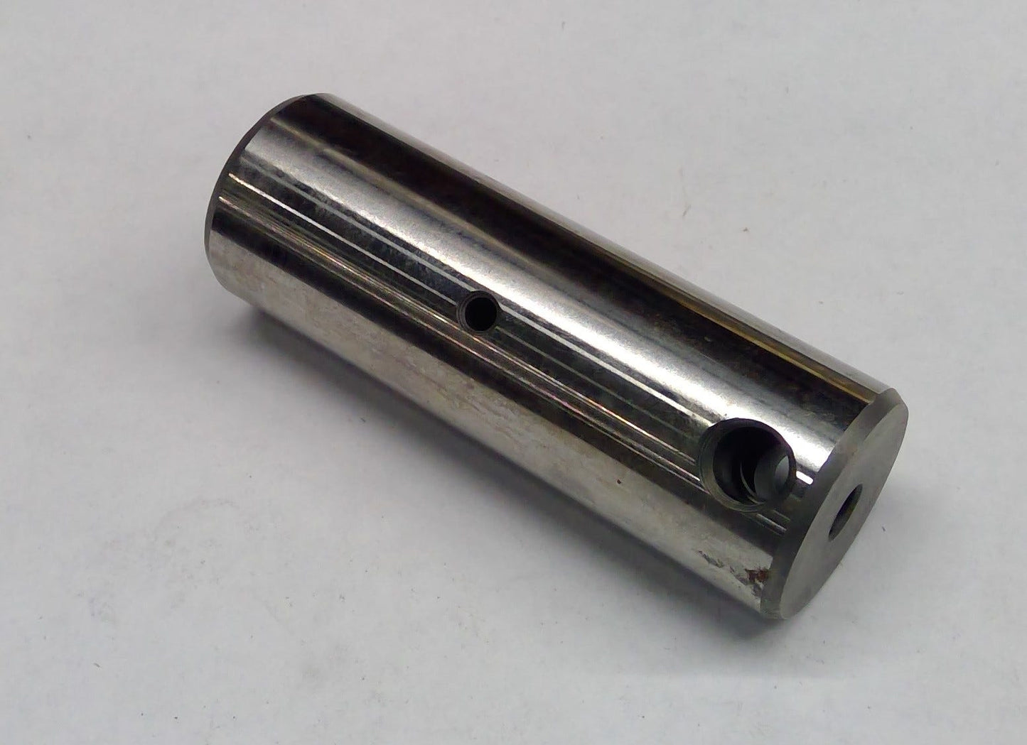 New OEM Genuine John Deere Pinion Shaft, Part # R81529