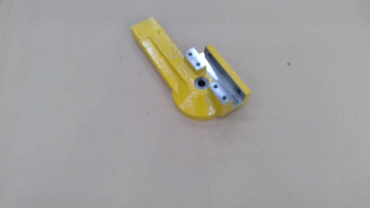 New OEM Genuine John Deere Bracket, Part # T112721