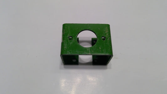 New OEM Genuine John Deere Retainer, Part # Z48656