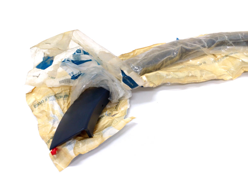 New OEM 1990-1991 Olds Cutlass Calais Passenger Exterior Fender Molding, Part # 12502362