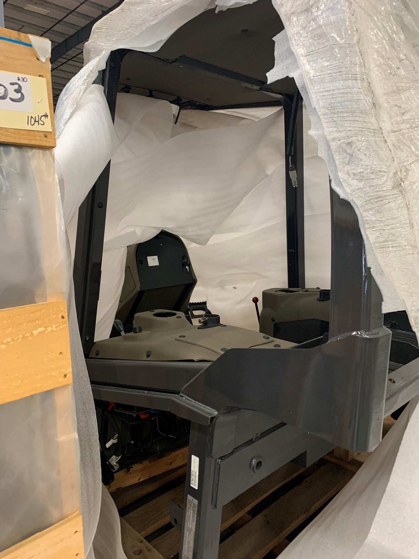 New OEM Genuine CNHi, Cab - Part # 87627011