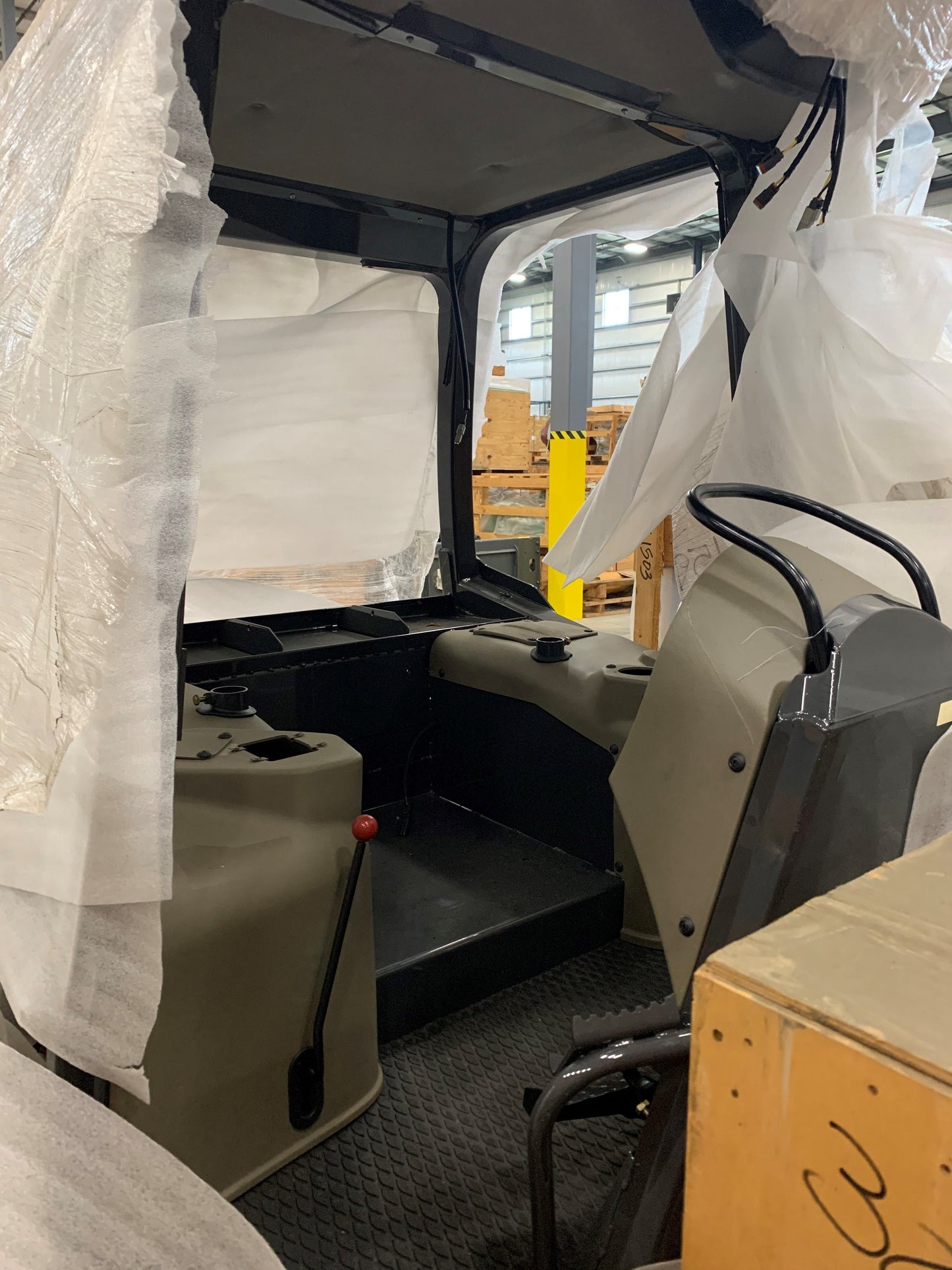 New OEM Genuine CNHi, Cab - Part # 87627011