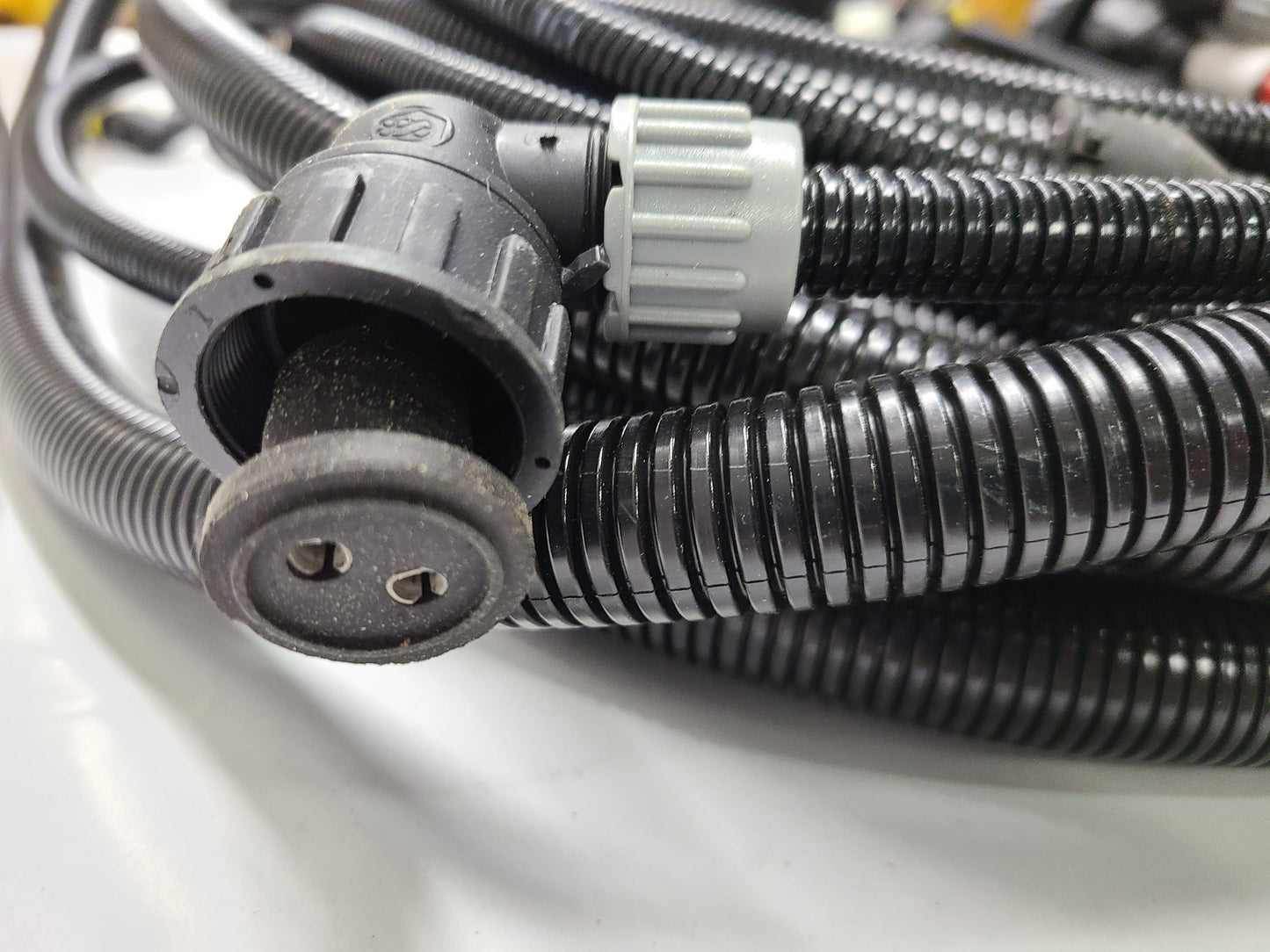 New OEM Genuine CNHi, Harness Wire - Part # 8900194950