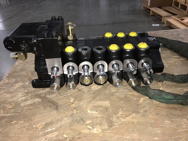 New OEM Genuine CNHi, Distributor - Part # 391424A1