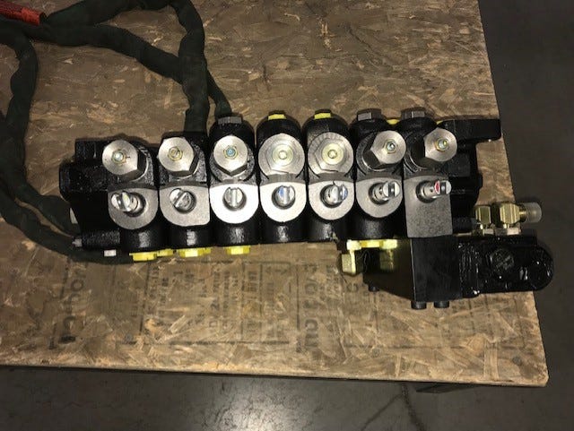 New OEM Genuine CNHi, Distributor - Part # 391424A1