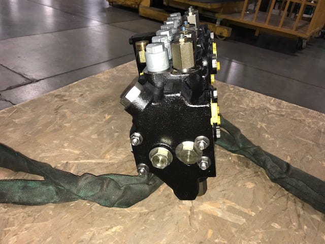 New OEM Genuine CNHi, Distributor - Part # 391424A1