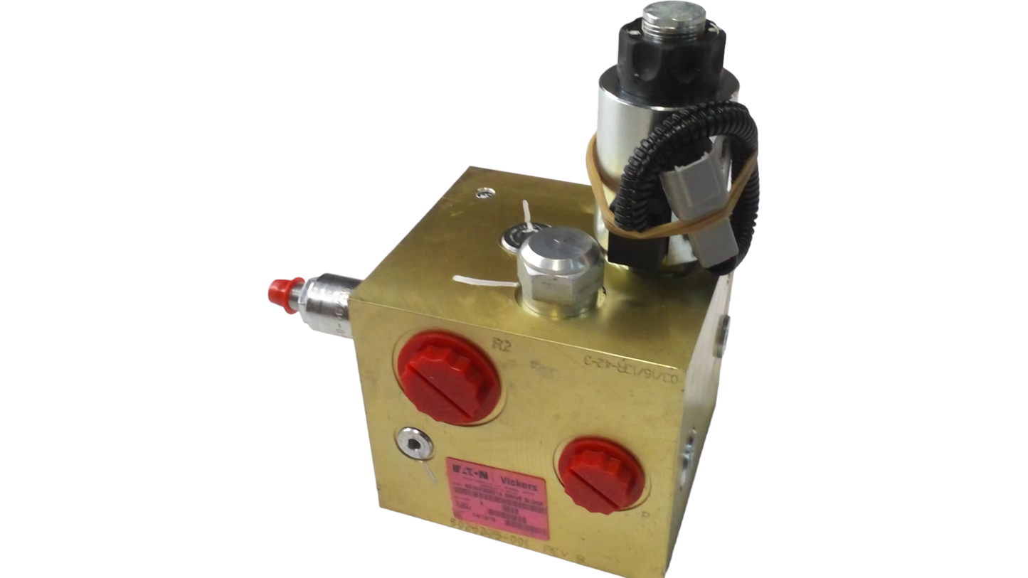 New OEM Genuine CNHi, Manifold - Part # 47570785