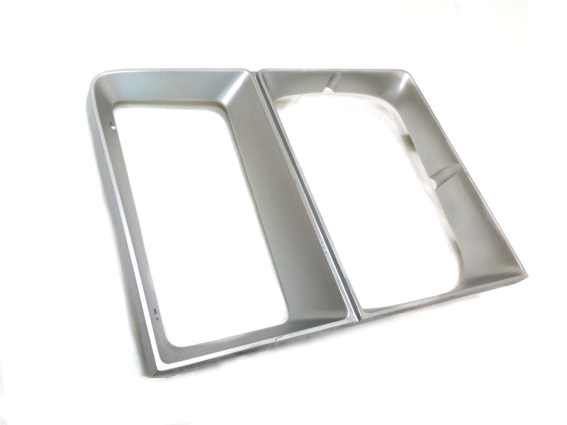 New OEM 1983-1984 Chevrolet K5 Blazer/Pickup Right Headlight Bezel C/K 10 20 30, Part # 14043874