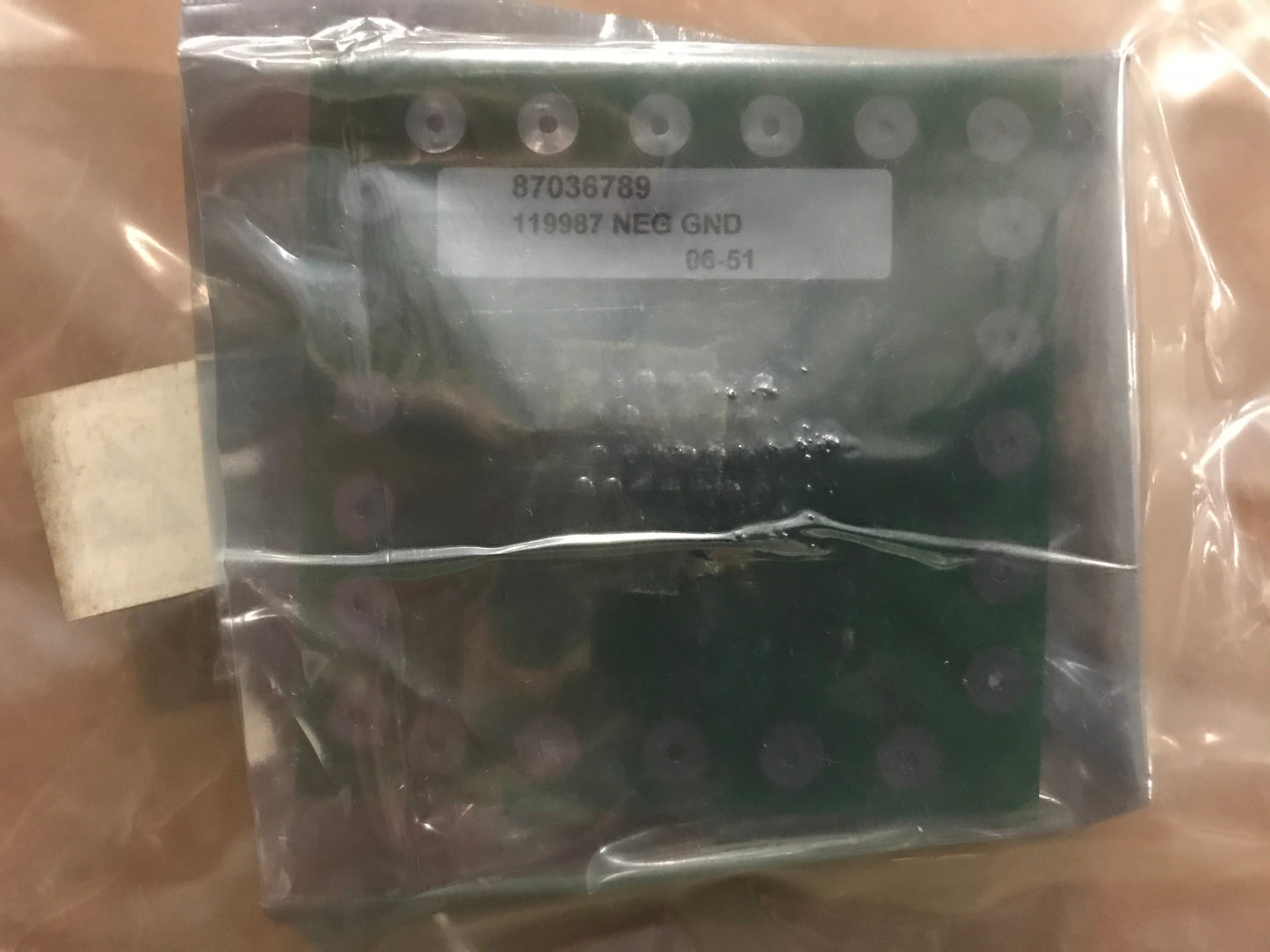 New OEM Genuine CNHi, Plug - Part # 380002723