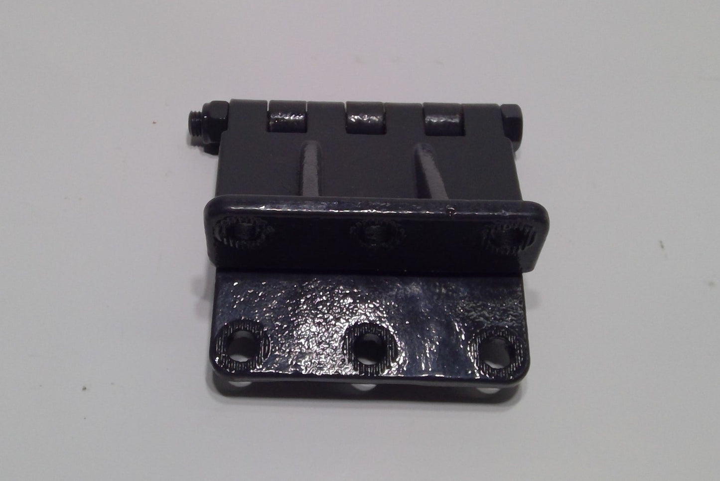 New OEM Genuine CNHi, Hinge - Part # 84212073