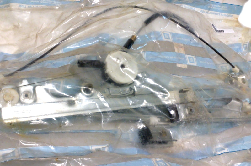 New OEM 1999-2007 Chevrolet GMC C/K Truck Driver's Left Front Window Regulator, Part # 15046507