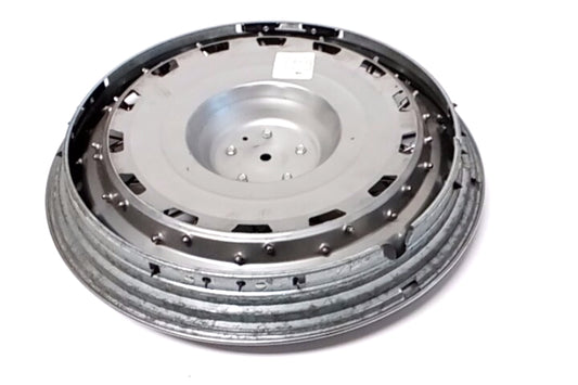 New OEM 1976-1981 Oldsmobile 14 inch Wire Style Hubcap Wheel Cover, Part # 22508194