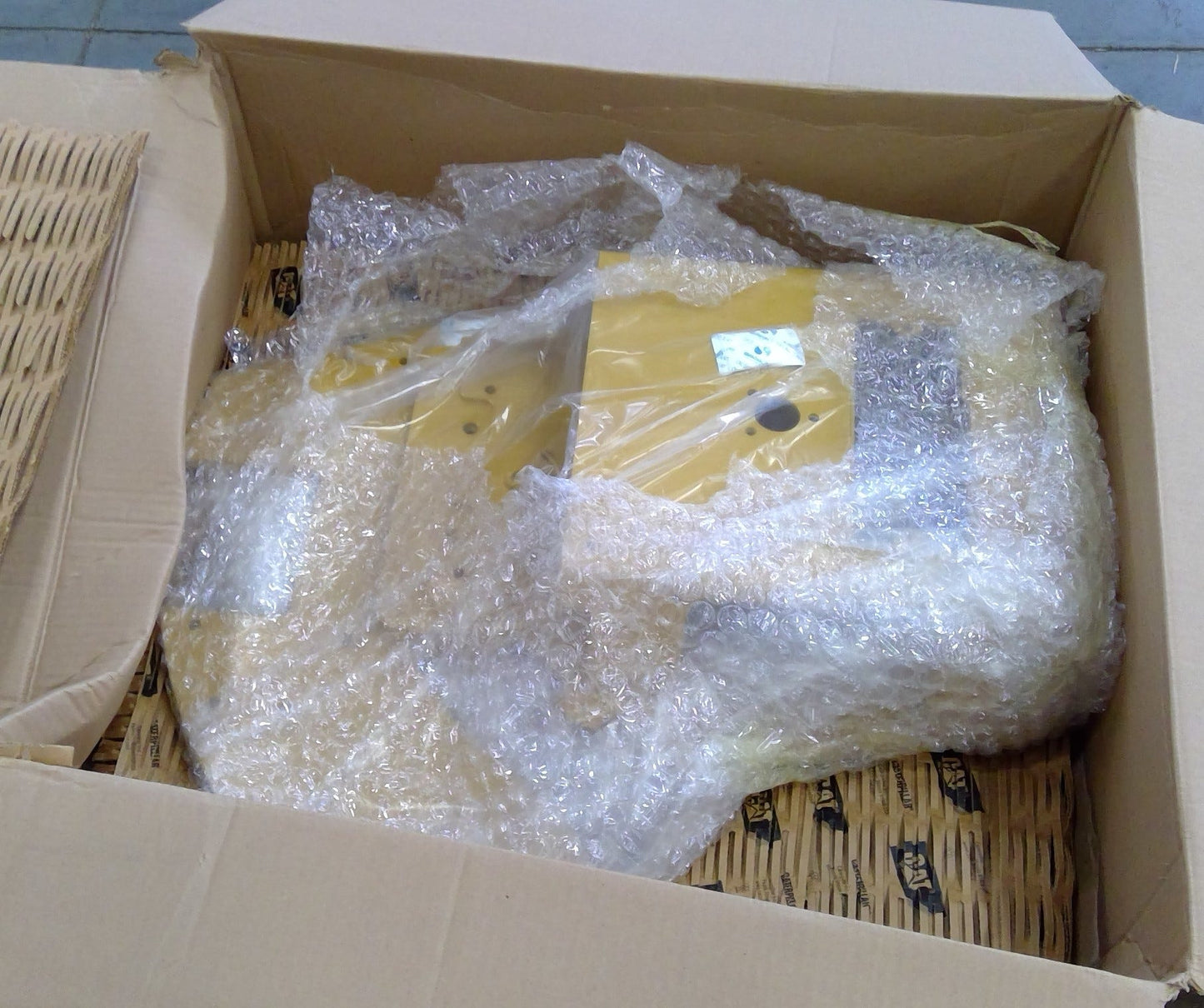 New OEM Genuine Caterpillar, Base As - Part # 3320553