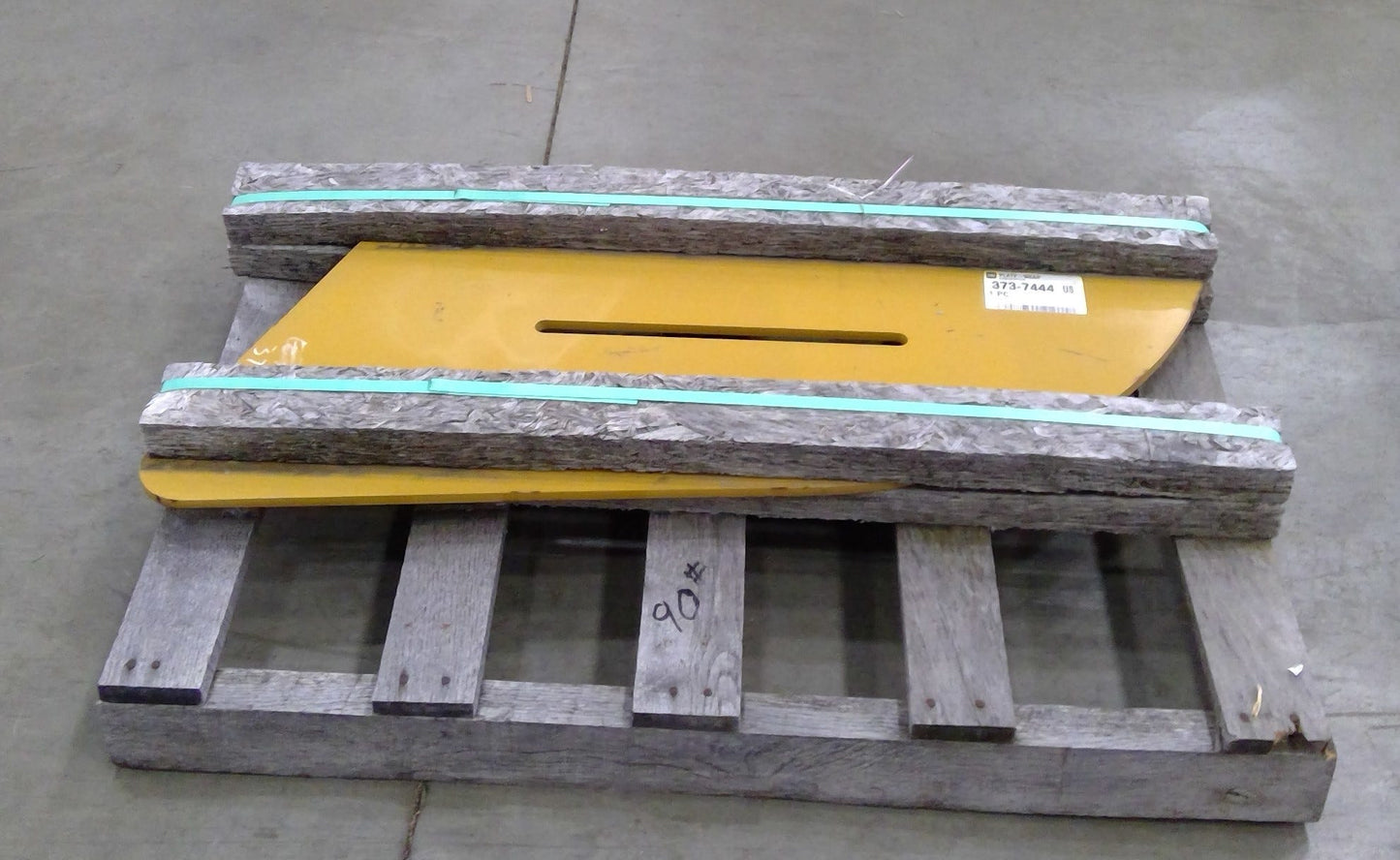 New OEM Genuine Caterpillar, Plate Wear - Part # 3737444