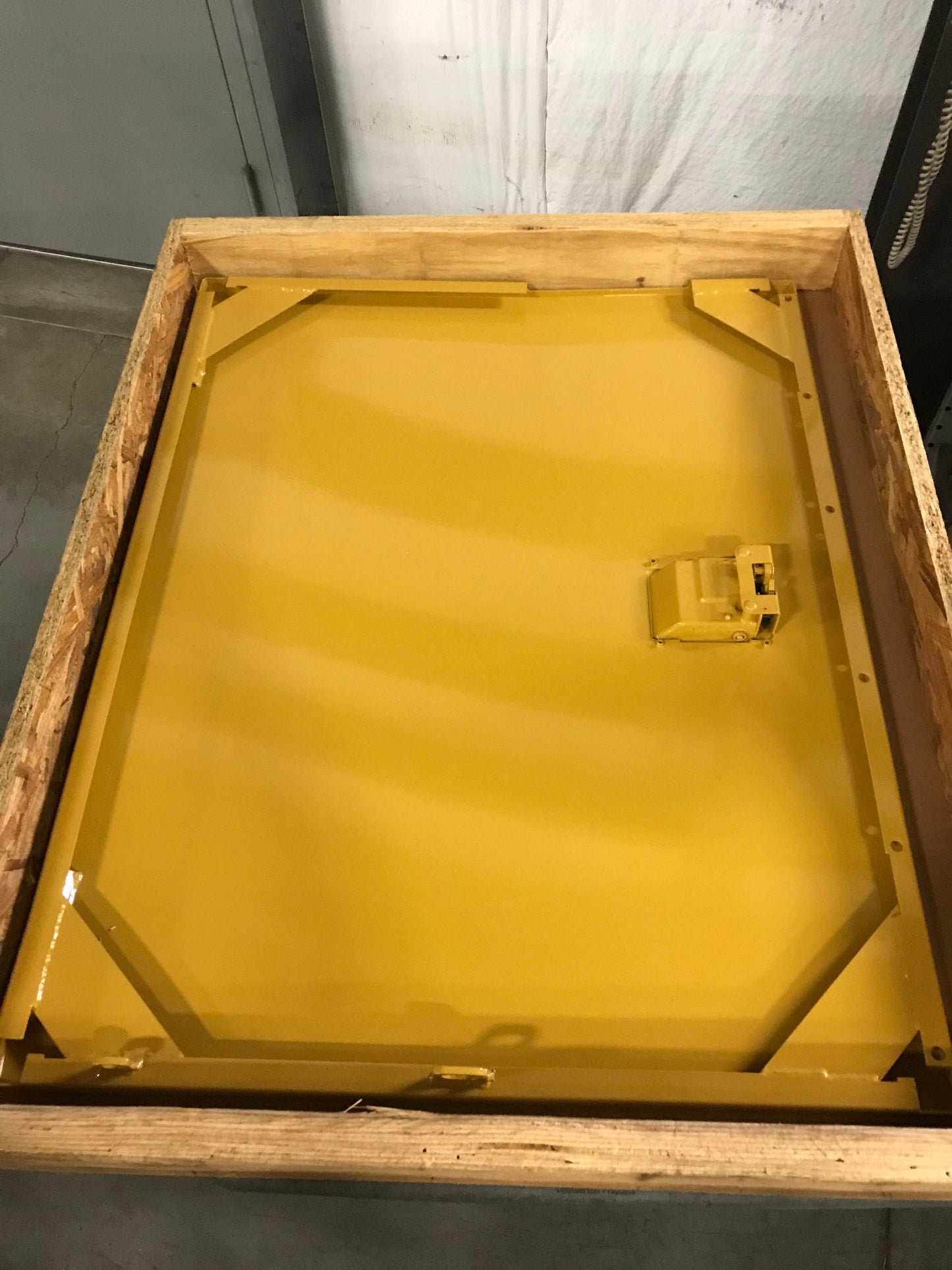 New OEM Genuine Caterpillar, Door Asm - Part # 9V0520