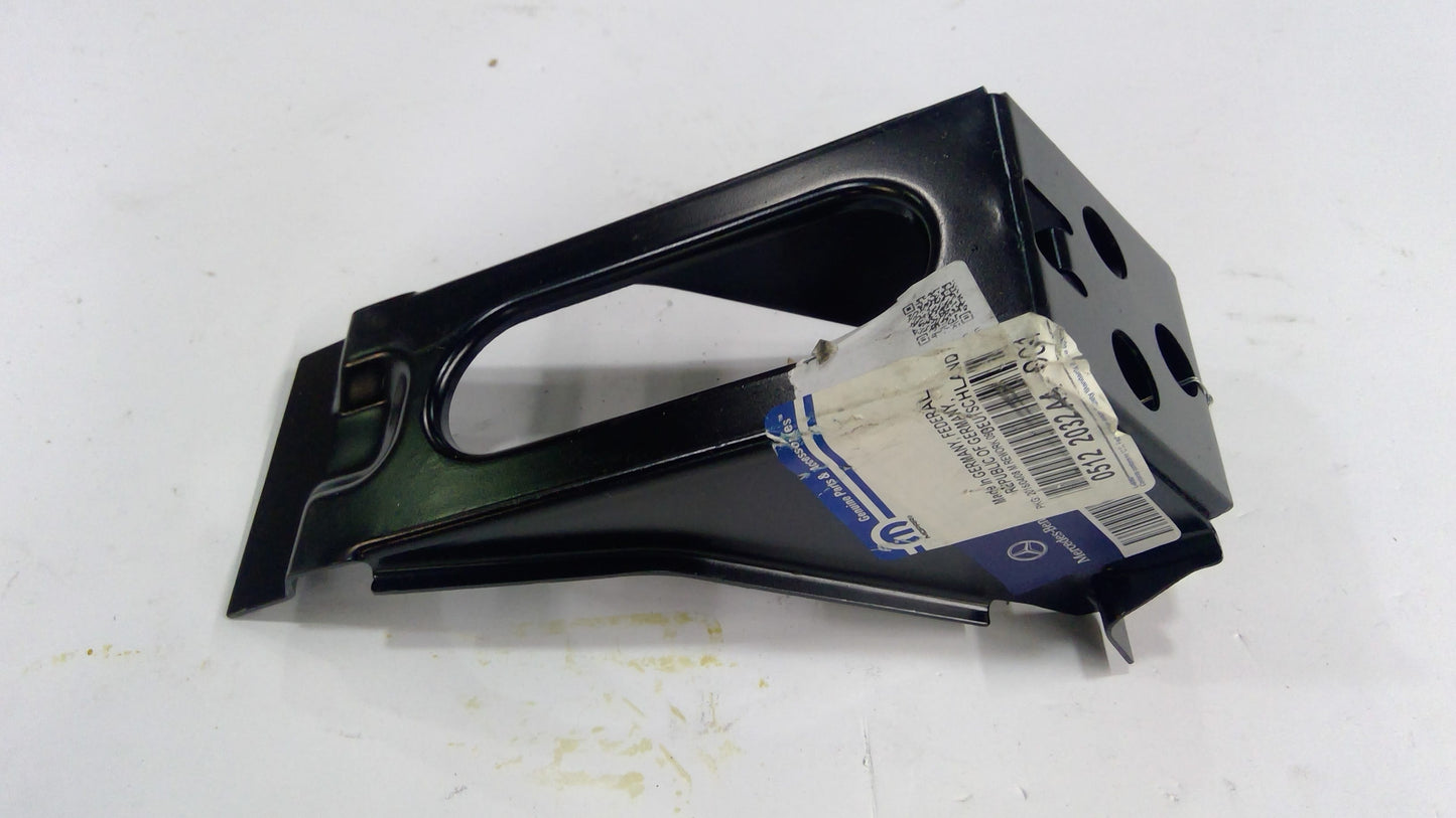 New 2002-2006 Fits Chrysler Sprinter 2500 Reinfmnt-Rear Door Hinge - Part # 5122032AA