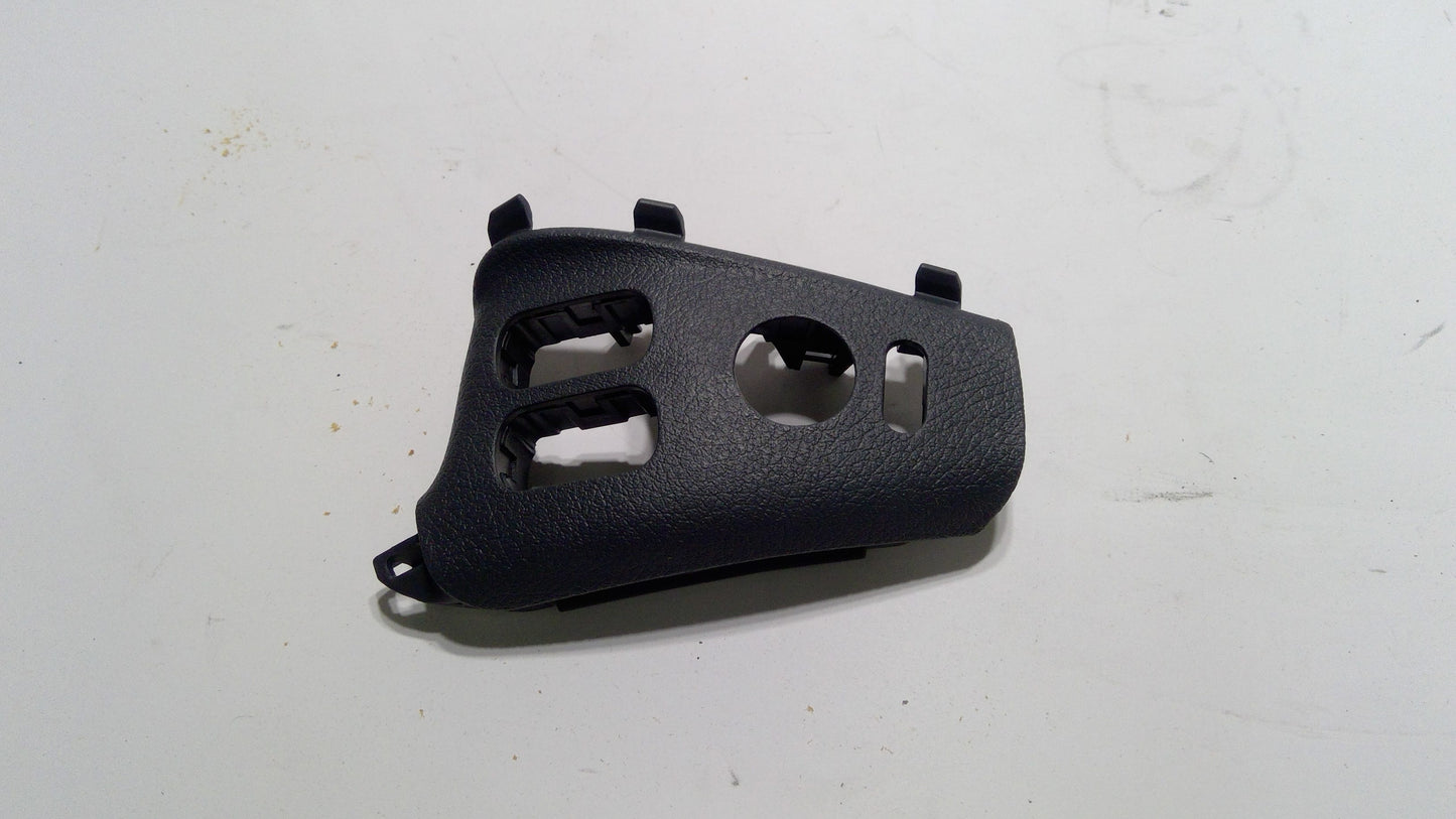 New 2002-2006 Fits Chrysler Sprinter 2500 Bezel-Power Window/Door Lock Swit - Part # 5123790AA