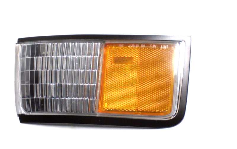 New OEM 1988-1991 Olds Cutlass Supreme Passenger Side Marker Lamp, Part # 5975482