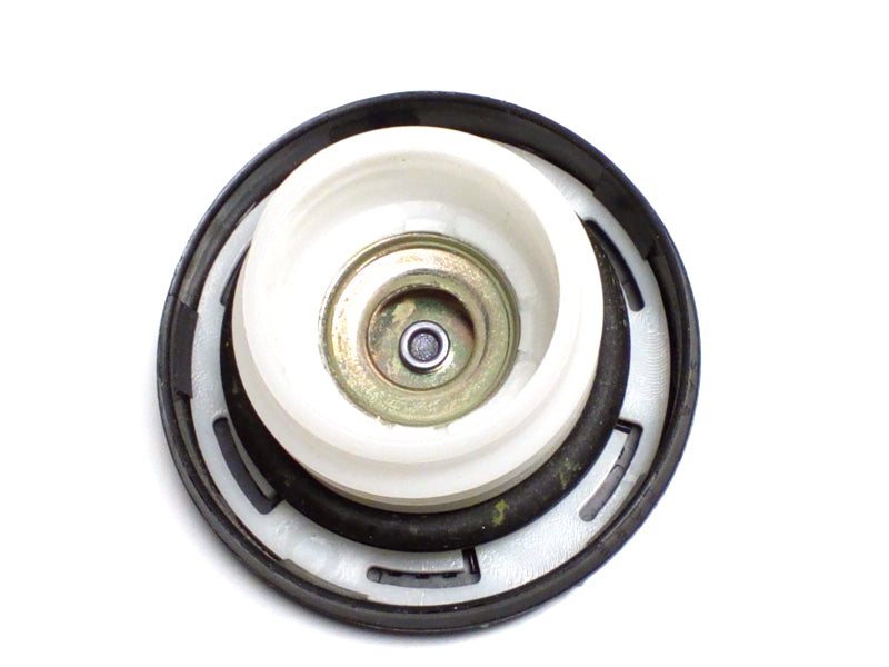 New OEM 1995-2001 Geo Tracker Fuel Tank Gas Cap Assembly, Part # 94853920