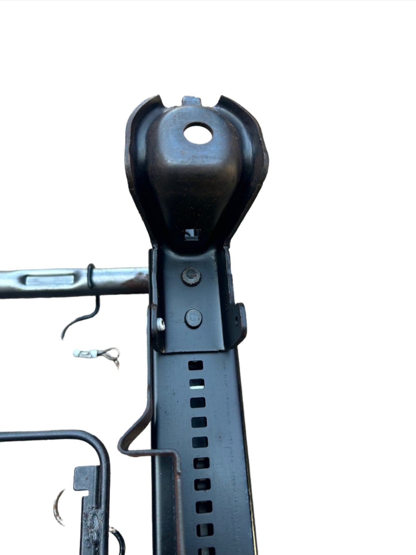 New OEM 2008-2010 Saturn VUE Passenger Right Front Seat Track, Part # 96839616