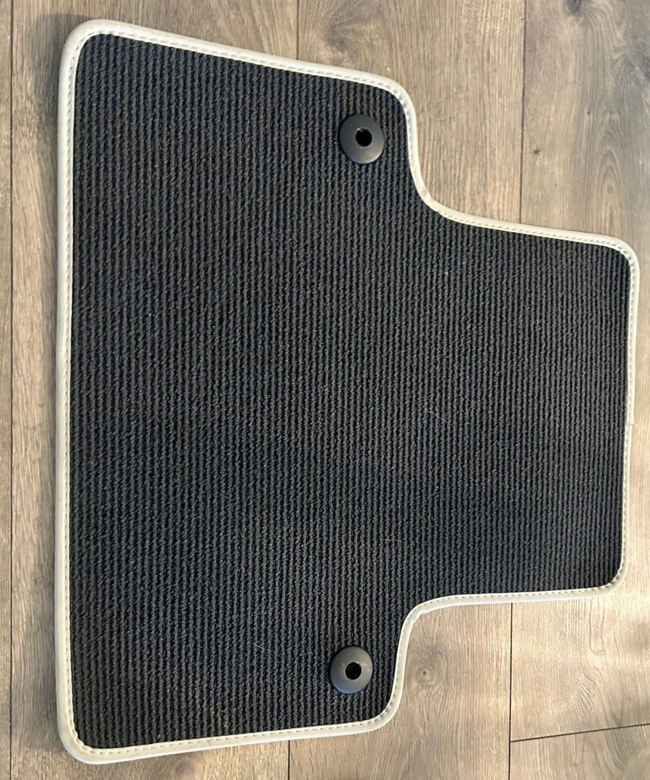 New OEM 2016-2019 Volvo XC90 Floor Mats Carpeted R-Design Charcoal w/Gray, Part # 39985873