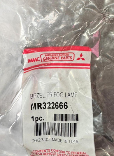 New OEM 1997-1998 Mitsubishi Galant Font Passenger Right Fog Lamp Bezel, Part #  MR322666
