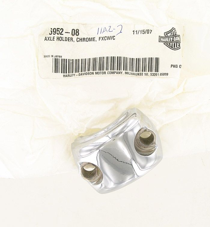 New OEM Genuine Harley-Davidson Axle Holder, 46952-08